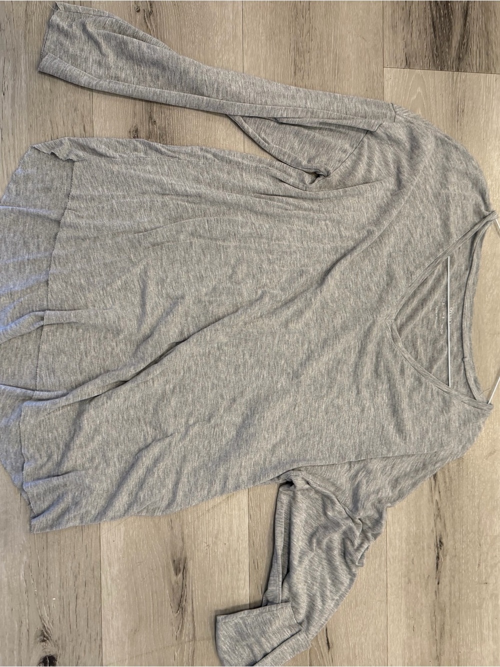 Everyday Lightweight Gray V-Neck Long Sleeve Topp